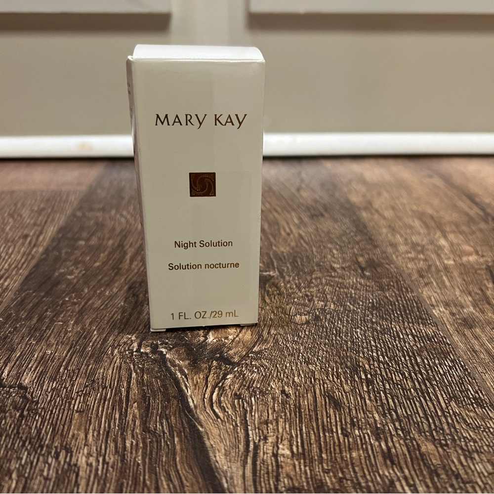 Mary Kay Night Solution 1 Fl. Oz All Skin Types Rare #6577 New in Box NIB